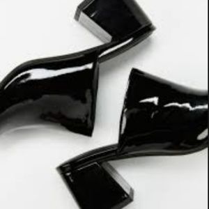 Midnight Dancing Mule